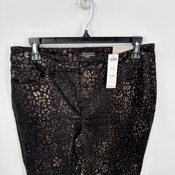 CHICOS NWT Petite Coated Animal-Print Fly-Front Black Gold Jeggings // 6 Petite - Picture 4 of 15